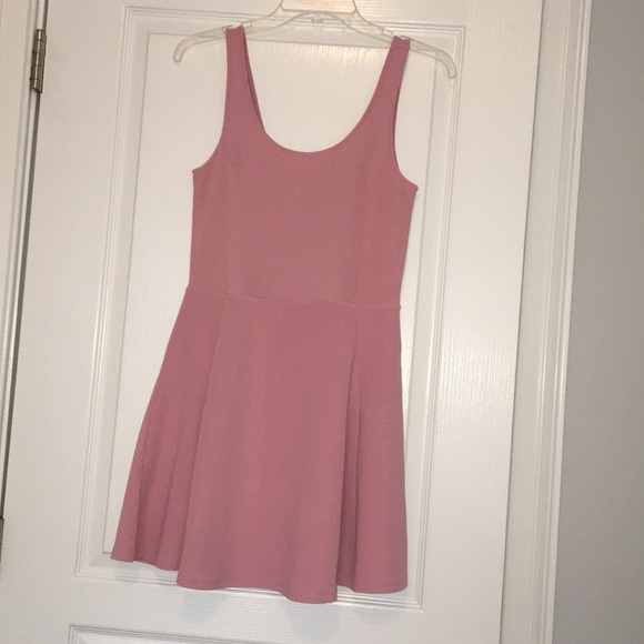 H&M Dresses & Skirts - FREE WITH PURCHASE ✨